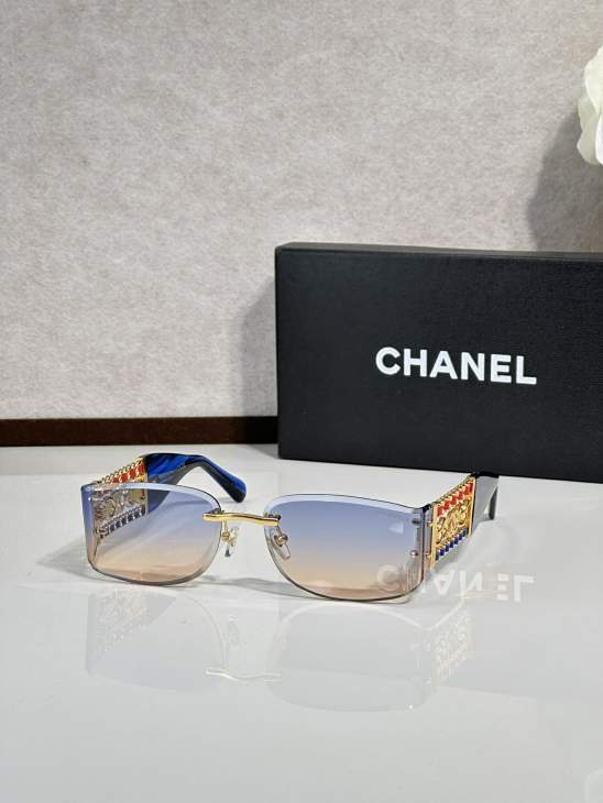 Picture of Chanel Sunglasses _SKUfw77366439fw